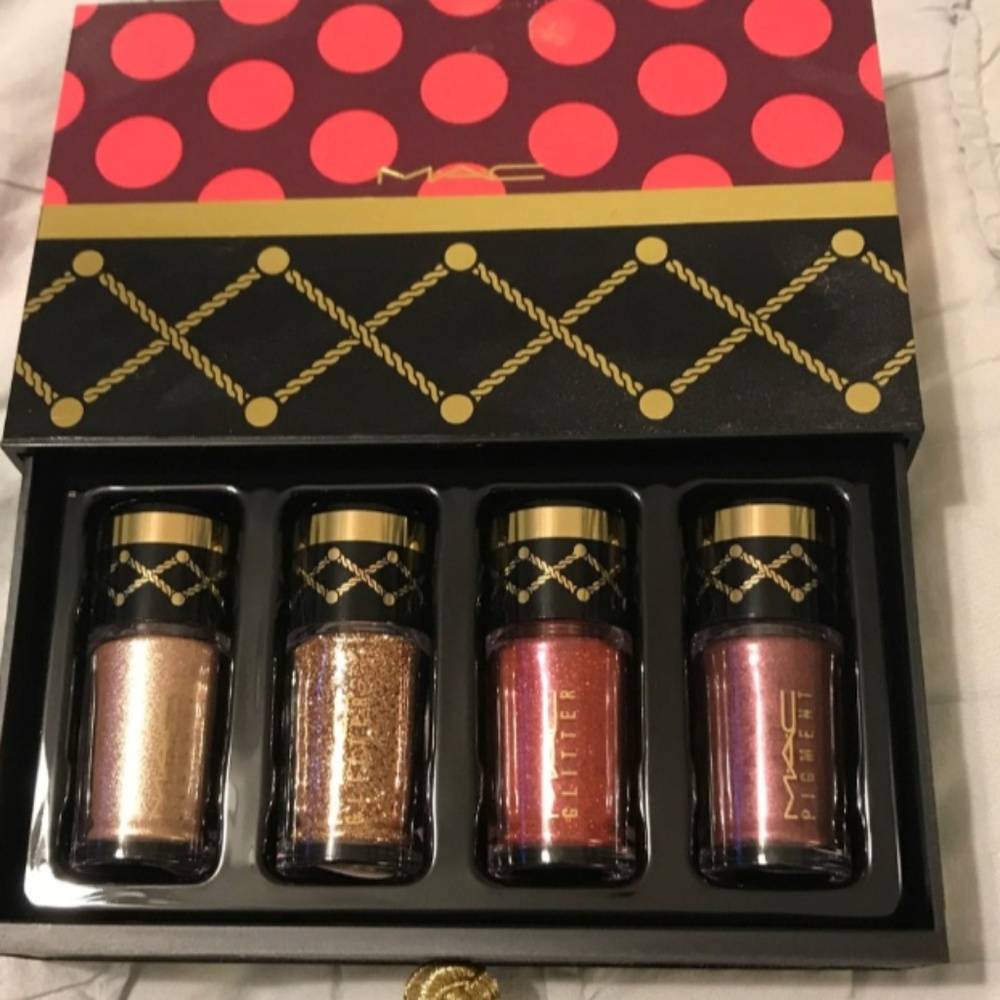 Mac 2016 holliday collection